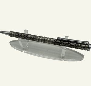 Elegant Barocco metal ballpoint pen with polished silver clip