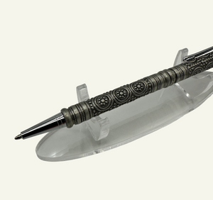 Close-up of Barocco pen barrel with Baroque-inspired metal detailing