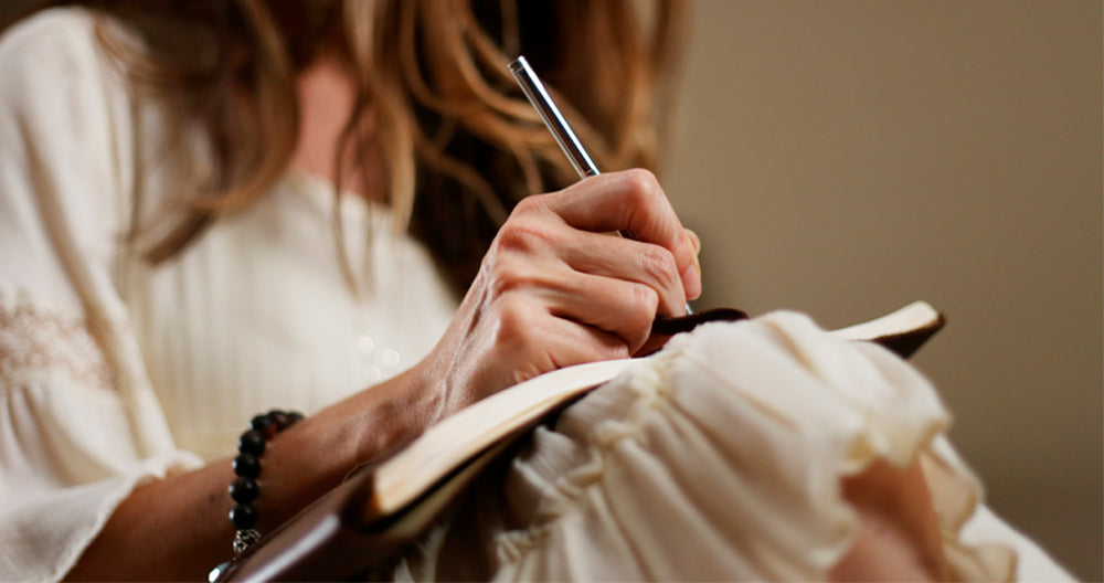 Journal Ultimate Guide: 8 simple rules to write like a pro