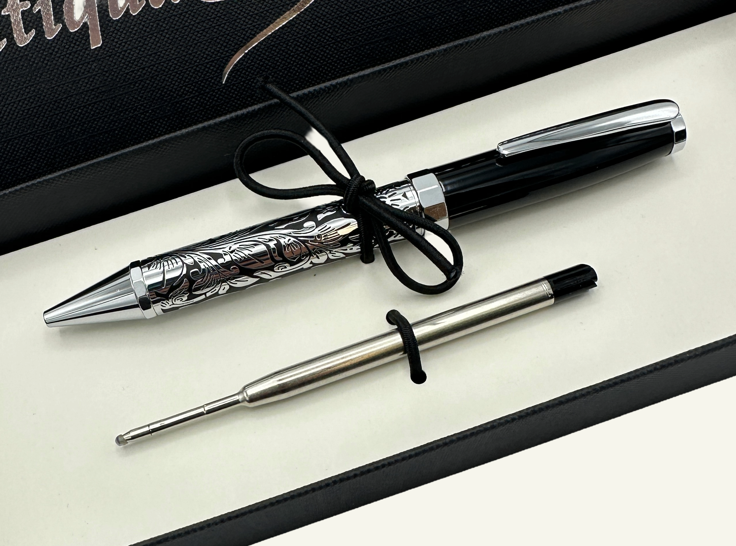 Floral Ballpoint Twist-Top Pen